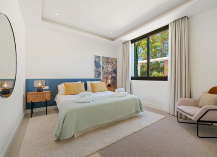 VILLA CONTEMPORÁNEA DE LUJO EN LA MILLA DE ORO CON VISTAS PANORÁMICAS