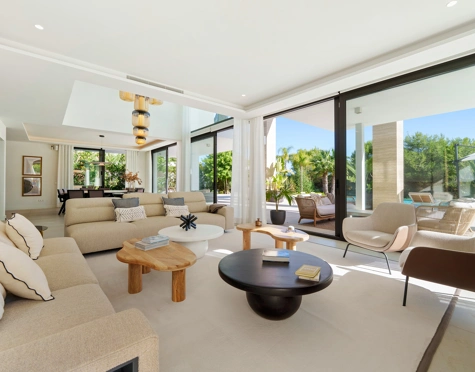 Villa en venta en Altos de Puente Romano, Marbella Golden Mile