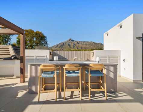 Villa en venta en Altos de Puente Romano, Marbella Golden Mile