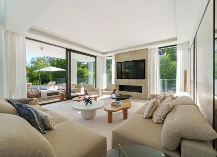VILLA CONTEMPORÁNEA DE LUJO EN LA MILLA DE ORO CON VISTAS PANORÁMICAS