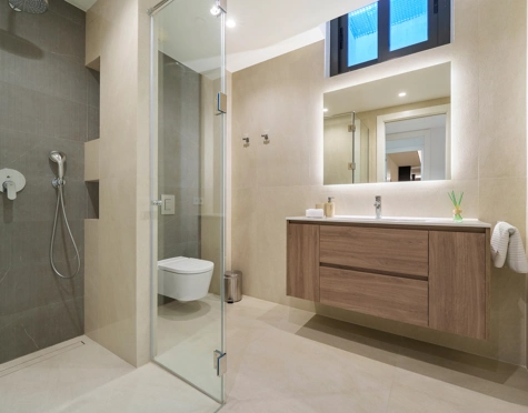 Villa en venta en Altos de Puente Romano, Marbella Golden Mile