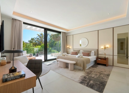 VILLA CONTEMPORÁNEA DE LUJO EN LA MILLA DE ORO CON VISTAS PANORÁMICAS
