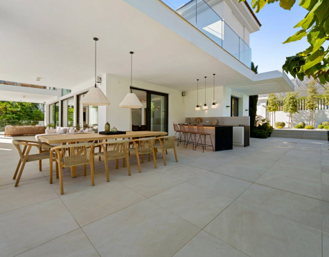 Villa en venta en Altos de Puente Romano, Marbella Golden Mile