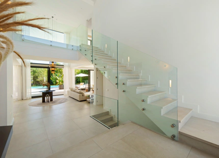 VILLA CONTEMPORÁNEA DE LUJO EN LA MILLA DE ORO CON VISTAS PANORÁMICAS
