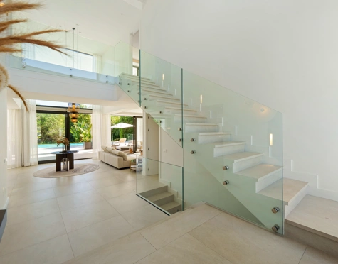 Villa en venta en Altos de Puente Romano, Marbella Golden Mile