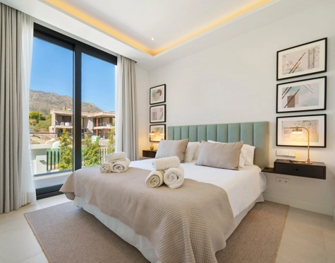 Villa en venta en Altos de Puente Romano, Marbella Golden Mile