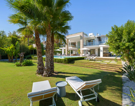 Villa en venta en Altos de Puente Romano, Marbella Golden Mile