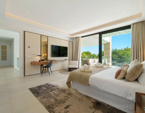 Villa en venta en Altos de Puente Romano, Marbella Golden Mile