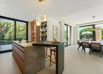 VILLA CONTEMPORÁNEA DE LUJO EN LA MILLA DE ORO CON VISTAS PANORÁMICAS