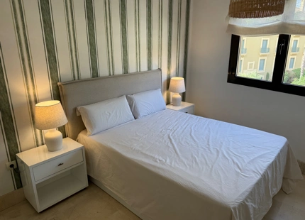 ELEGANT WATERFRONT APARTMENT IN THE HEART OF SOTOGRANDE PORT