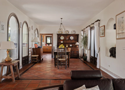 TIMELESS ANDALUSIAN FINCA WITH PANORAMIC LAKE AND MOUNTAIN VIEWS IN ISTÁN