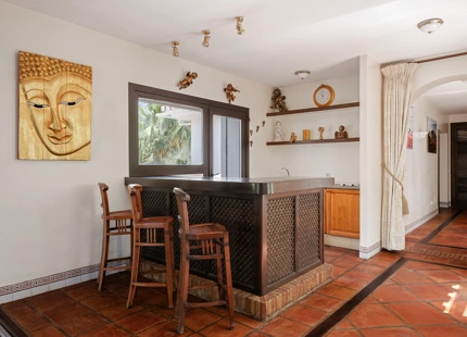 TIMELESS ANDALUSIAN FINCA WITH PANORAMIC LAKE AND MOUNTAIN VIEWS IN ISTÁN