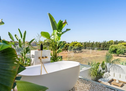 ELEGANT CONTEMPORARY TOWNHOUSE IN NUEVA ANDALUCÍA NEAR PUERTO BANÚS