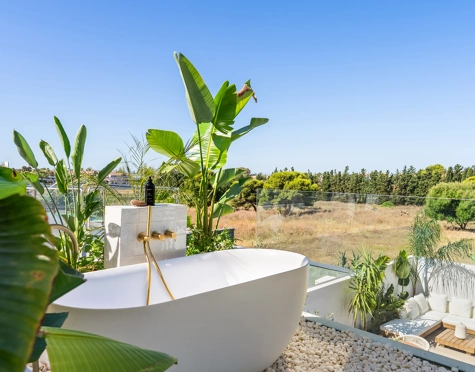 Adosado en venta en Nueva Andalucia, Marbella