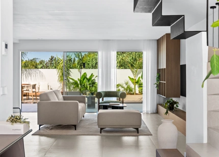 ELEGANT CONTEMPORARY TOWNHOUSE IN NUEVA ANDALUCÍA NEAR PUERTO BANÚS