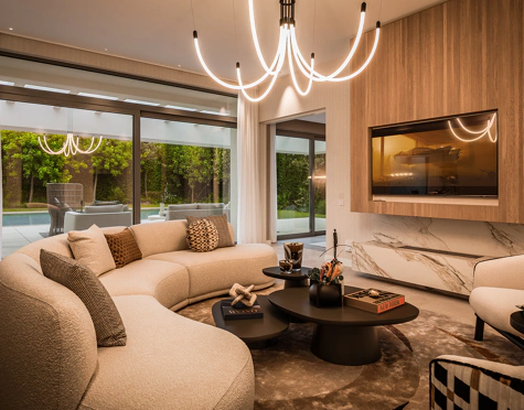 Villa for sale in El Paraiso, Estepona East
