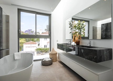 ELEGANTE VILLA CONTEMPORÁNEA CON 5 DORMITORIOS EN SUITE EN EL PARAÍSO, NEW GOLDEN MILE