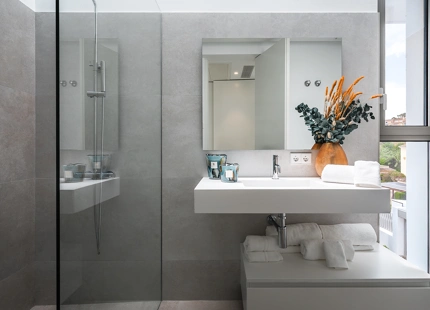 ELEGANTE VILLA CONTEMPORÁNEA CON 5 DORMITORIOS EN SUITE EN EL PARAÍSO, NEW GOLDEN MILE
