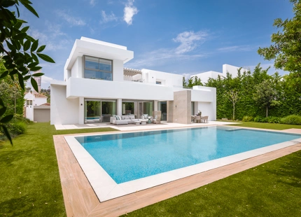 ELEGANTE VILLA CONTEMPORÁNEA CON 5 DORMITORIOS EN SUITE EN EL PARAÍSO, NEW GOLDEN MILE