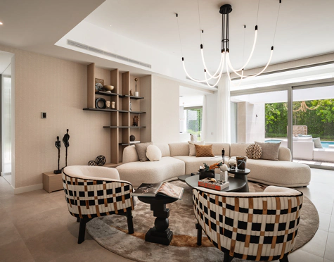 Villa for sale in El Paraiso, Estepona East