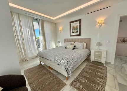 lujoso ático en Puerto Banus