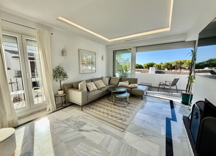 lujoso ático en Puerto Banus