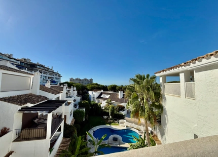 lujoso ático en Puerto Banus