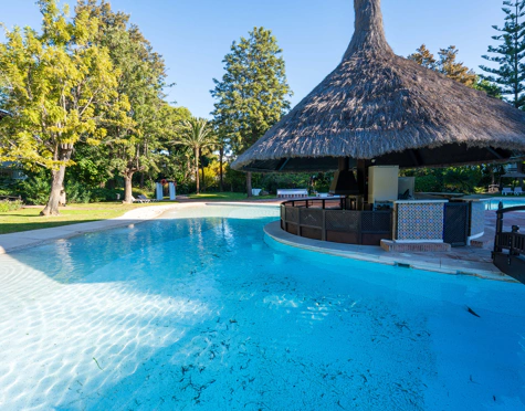 Ground Floor Apartment for sale in Alhambra del Golf, Estepona East