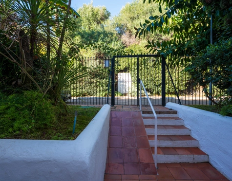 Ground Floor Apartment for sale in Alhambra del Golf, Estepona East