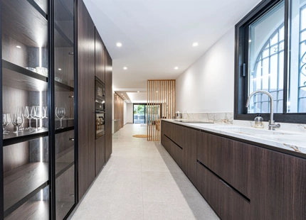 APARTAMENTO EN PLANTA BAJA CON AMPLIA TERRAZA Y JARDÍN EN GUADALMINA BAJA