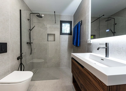 APARTAMENTO EN PLANTA BAJA CON AMPLIA TERRAZA Y JARDÍN EN GUADALMINA BAJA