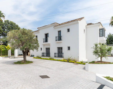 Villa for sale in Atalaya Golf, Estepona East