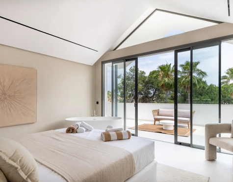 Villa for sale in Atalaya Golf, Estepona East