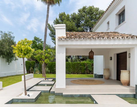 Villa for sale in Atalaya Golf, Estepona East