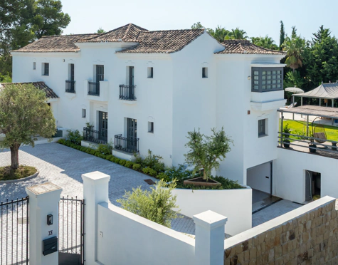 Villa for sale in Atalaya Golf, Estepona East