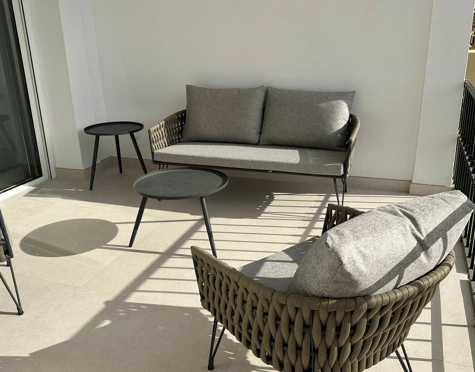 Renovated 3 bedroom apartment with stunning views