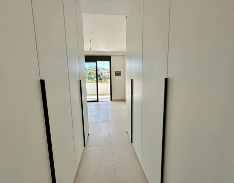Renovated 3 bedroom apartment with stunning views