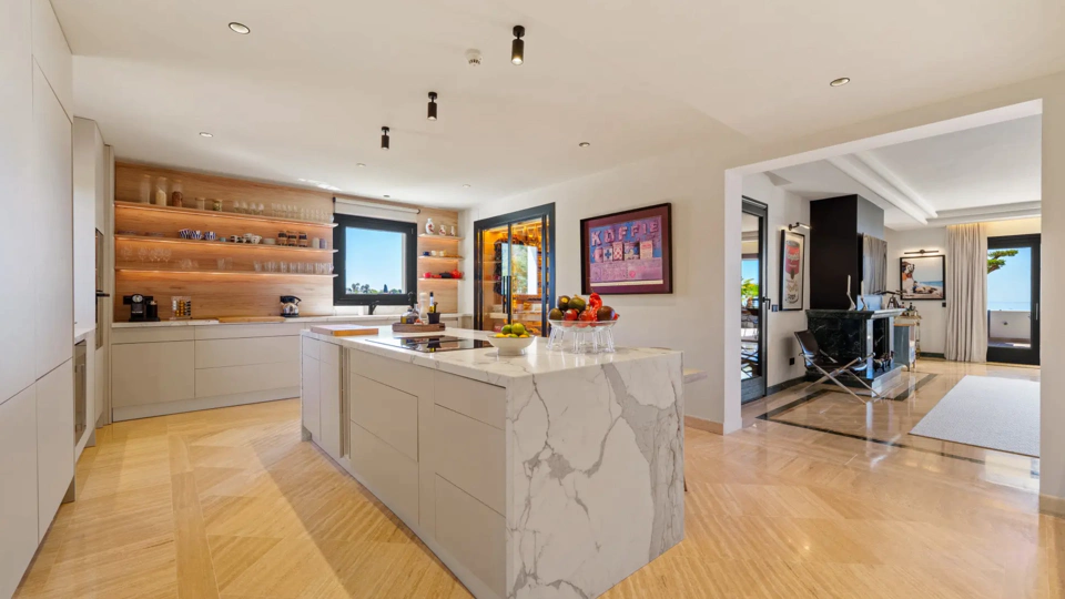 Duplex Penthouse for sale in Monte Paraiso Country Club, Marbella Golden Mile