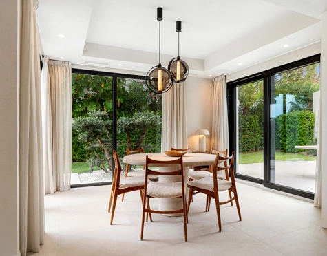Villa for sale in La Alqueria, Benahavis