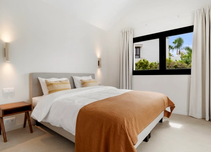VILLA ELEGANTEMENTE RENOVADA EN VENTA EN LA ALQUERÍA, BENAHAVÍS