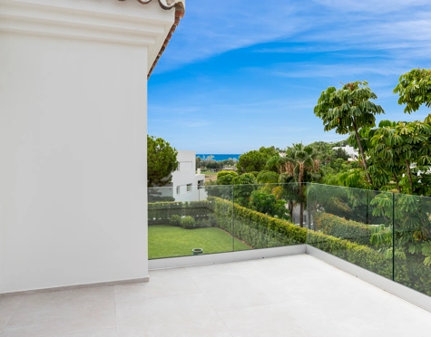 Villa for sale in La Alqueria, Benahavis