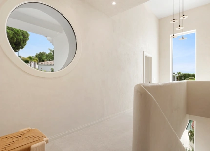 VILLA ELEGANTEMENTE RENOVADA EN VENTA EN LA ALQUERÍA, BENAHAVÍS