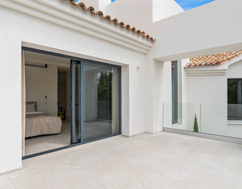 Villa for sale in La Alqueria, Benahavis