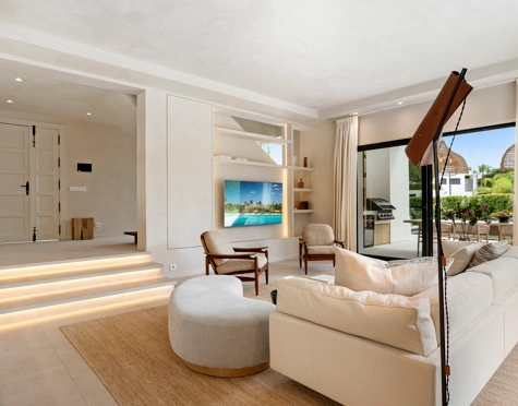 Villa for sale in La Alqueria, Benahavis