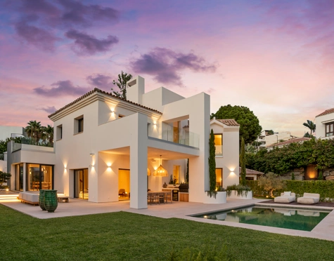 Villa for sale in La Alqueria, Benahavis
