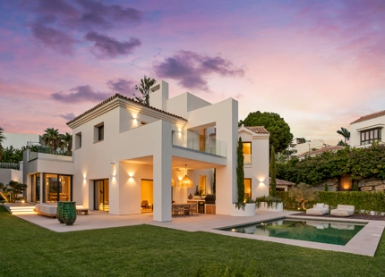 VILLA ELEGANTEMENTE RENOVADA EN VENTA EN LA ALQUERÍA, BENAHAVÍS