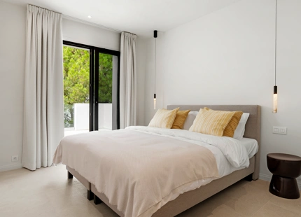 VILLA ELEGANTEMENTE RENOVADA EN VENTA EN LA ALQUERÍA, BENAHAVÍS