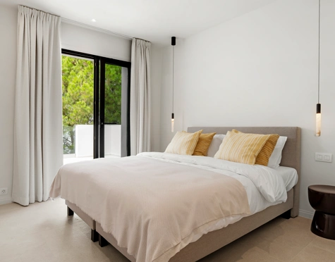 Villa for sale in La Alqueria, Benahavis