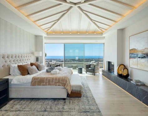 Villa for sale in Monte Halcones, Benahavis