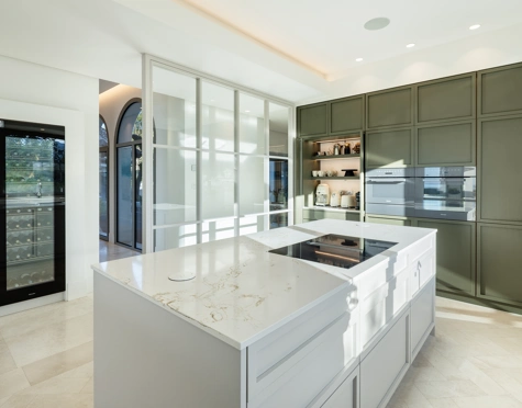 Villa for sale in Monte Halcones, Benahavis